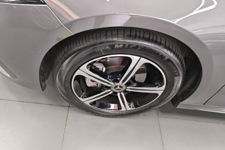 Used Mercedes-Benz A-Class 2023 A 200 L Fashion Model Left Front Wheel Hub