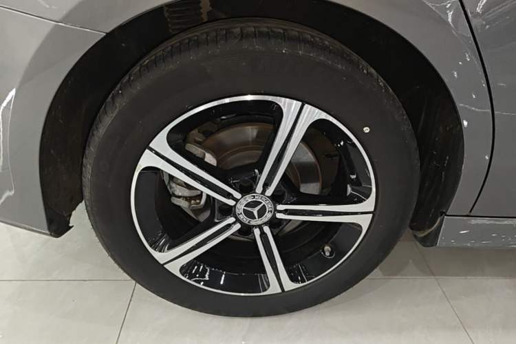 Used Mercedes-Benz A-Class 2023 A 200 L Fashion Model Right Rear Wheel Hub