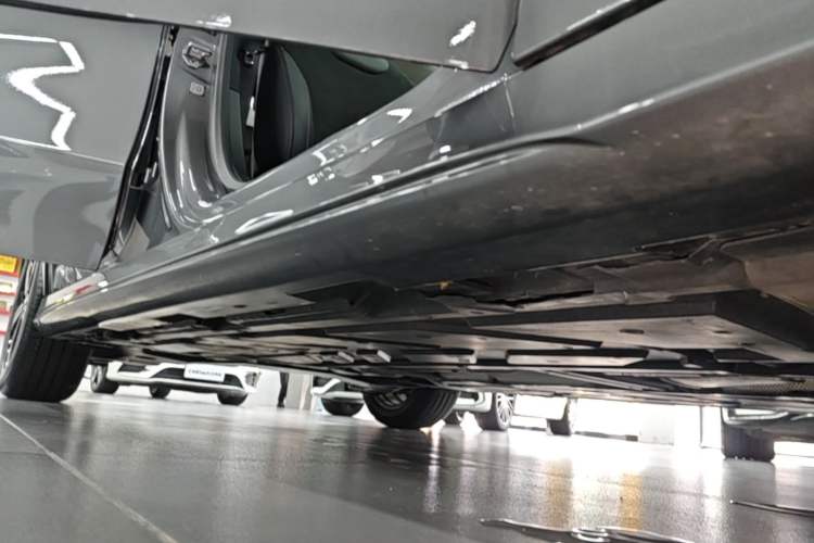 Used Mercedes-Benz A-Class 2023 A 200 L Fashion Model Right Side Sill
