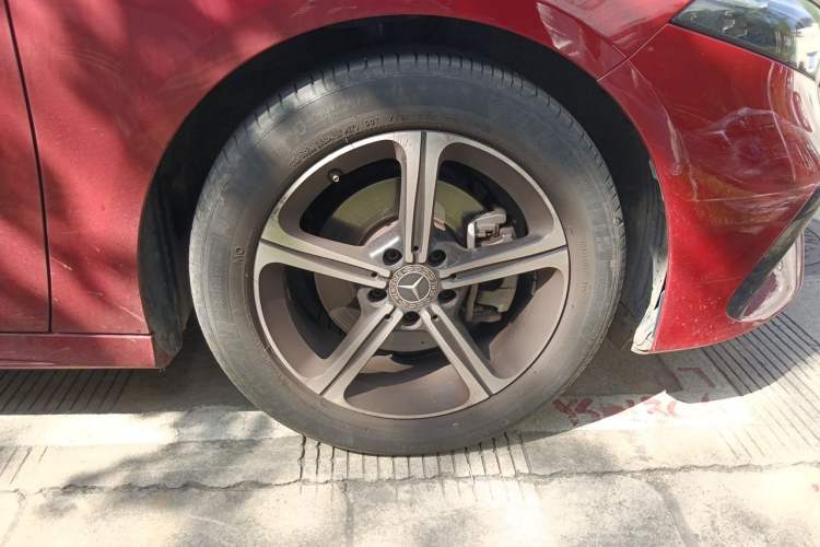 Used Mercedes-Benz A-Class 2023 A 200 L Fashion Model Right Front Wheel Hub