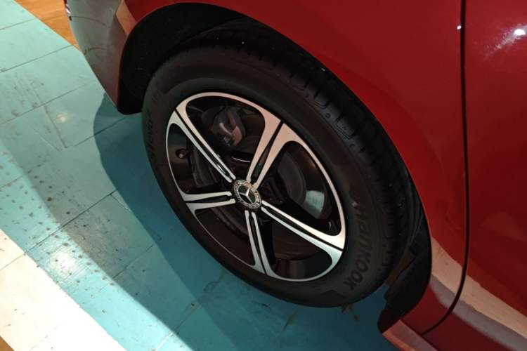 Used Mercedes-Benz A-Class 2023 A 200 L Fashion Model Right Rear Wheel Hub