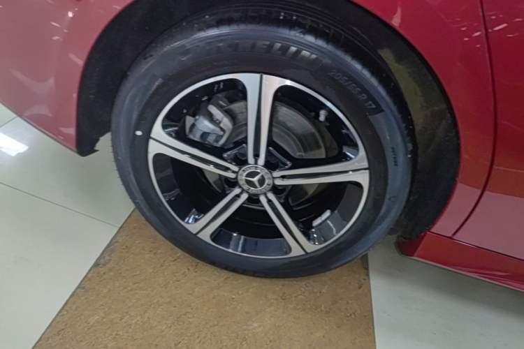 Used Mercedes-Benz A-Class 2023 A 200 L Fashion Model Right Rear Wheel Hub