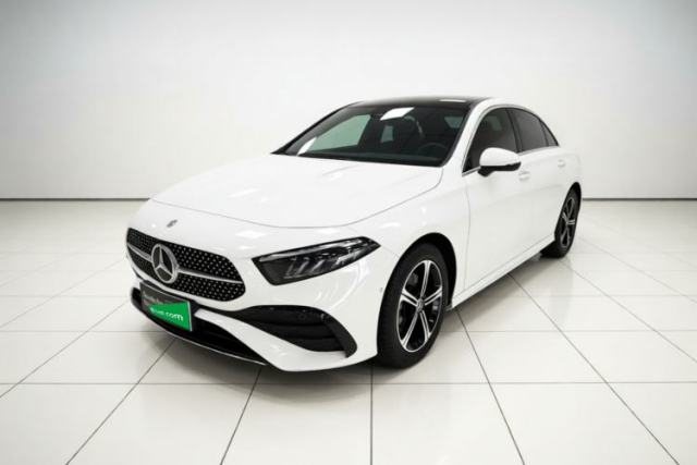 Ojetý Mercedes-Benz A-Class 2023 A 200 L Fashion Model