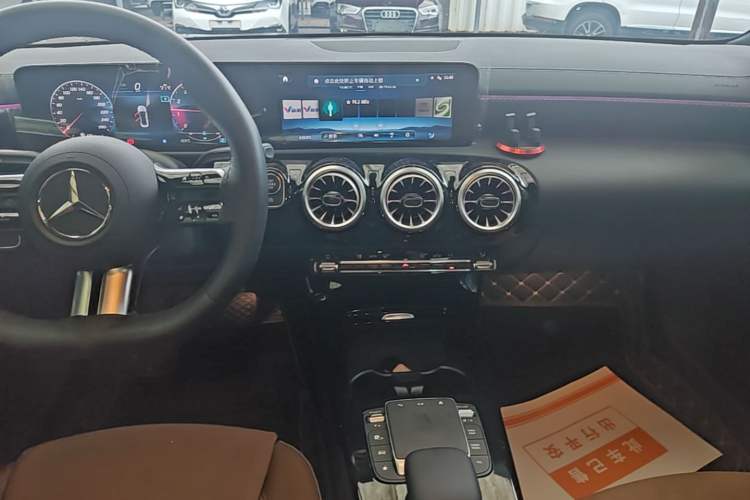 Used Mercedes-Benz A-Class 2023 A 200 L Fashion Model Audio And AC Panel