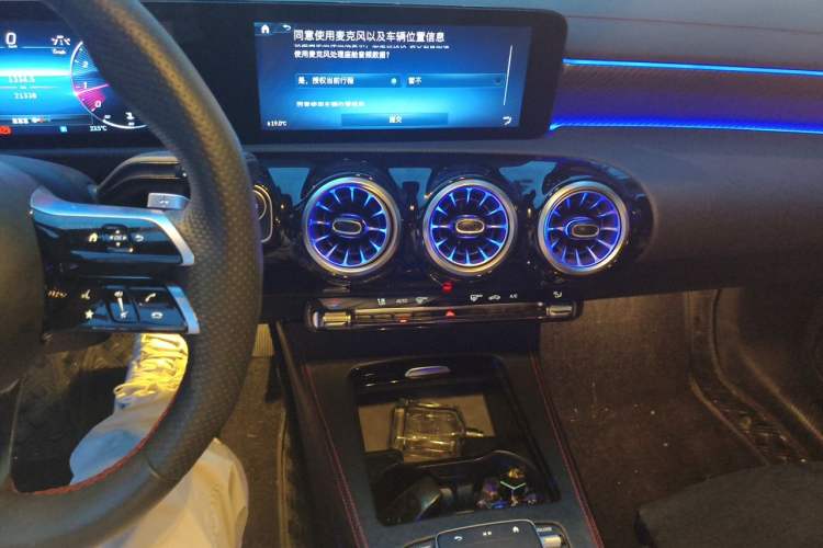 Used Mercedes-Benz A-Class 2023 A 200 L Fashion Model Audio And AC Panel