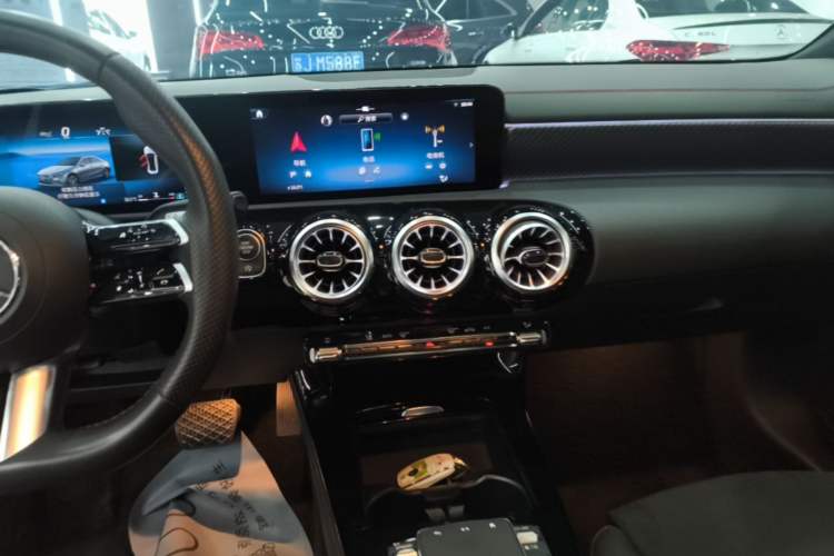 Used Mercedes-Benz A-Class 2023 A 200 L Fashion Model Audio And AC Panel