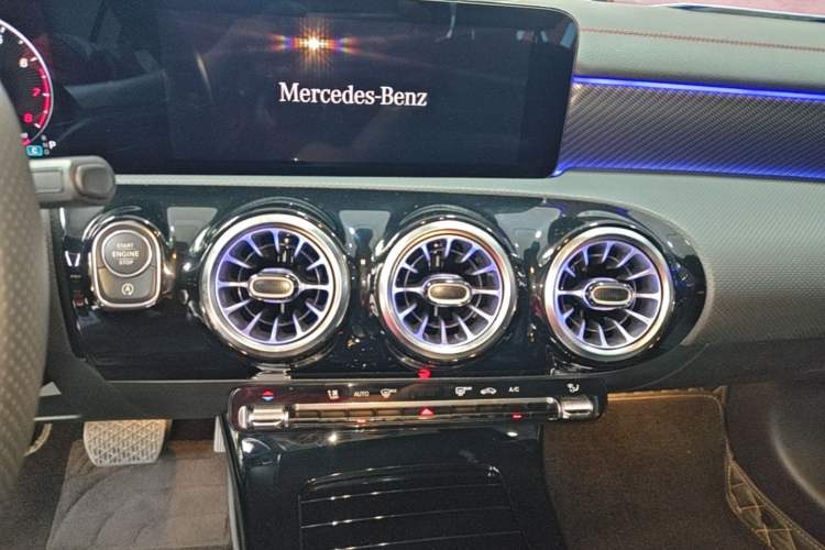 Used Mercedes-Benz A-Class 2023 A 200 L Fashion Model Audio And AC Panel