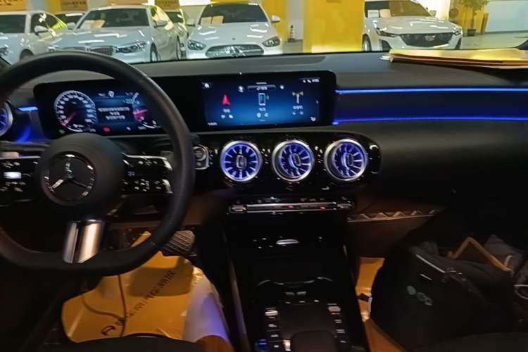 Used Mercedes-Benz A-Class 2023 A 200 L Fashion Model Audio And AC Panel