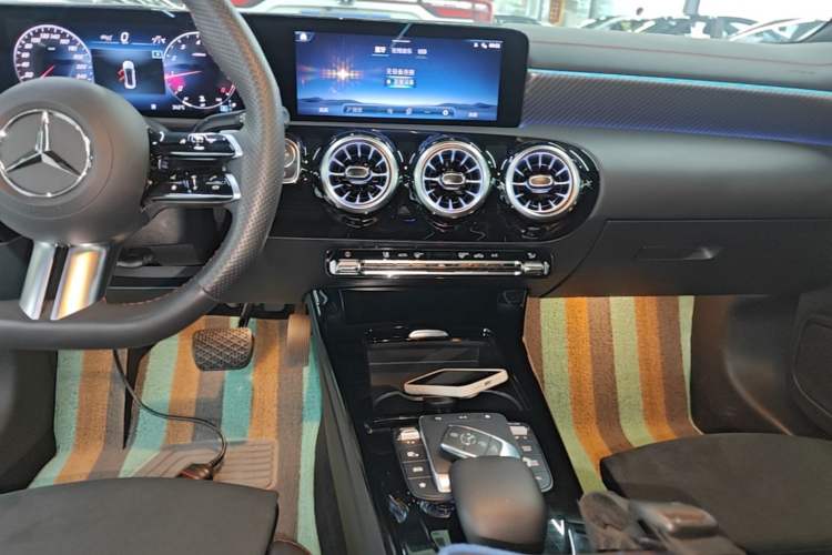 Used Mercedes-Benz A-Class 2023 A 200 L Fashion Model Audio And AC Panel