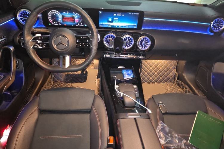 Used Mercedes-Benz A-Class 2023 A 200 L Fashion Model Center Console
