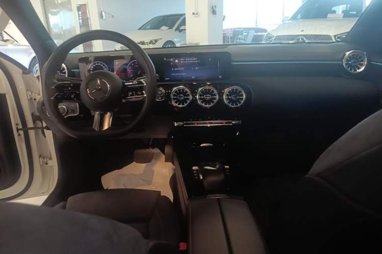 Used Mercedes-Benz A-Class 2023 A 200 L Fashion Model Center Console