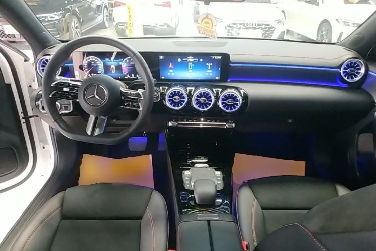 Used Mercedes-Benz A-Class 2023 A 200 L Fashion Model Center Console