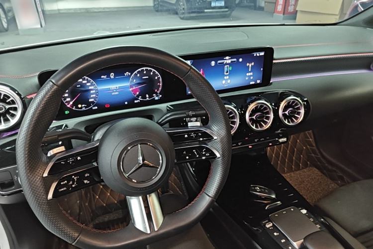 Used Mercedes-Benz A-Class 2023 A 200 L Fashion Model Center Console