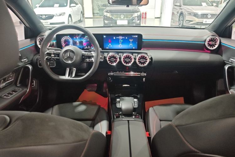 Used Mercedes-Benz A-Class 2023 A 200 L Fashion Model Center Console
