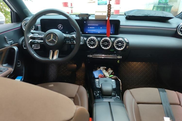 Used Mercedes-Benz A-Class 2023 A 200 L Fashion Model Center Console
