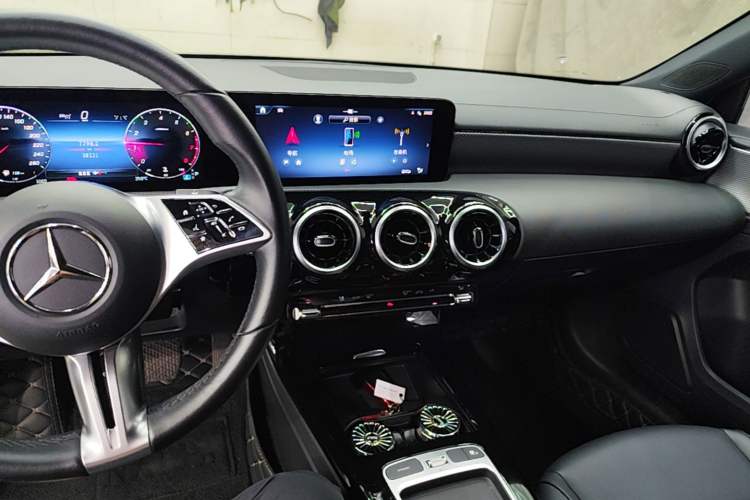Used Mercedes-Benz A-Class 2023 A 180 L Center Console