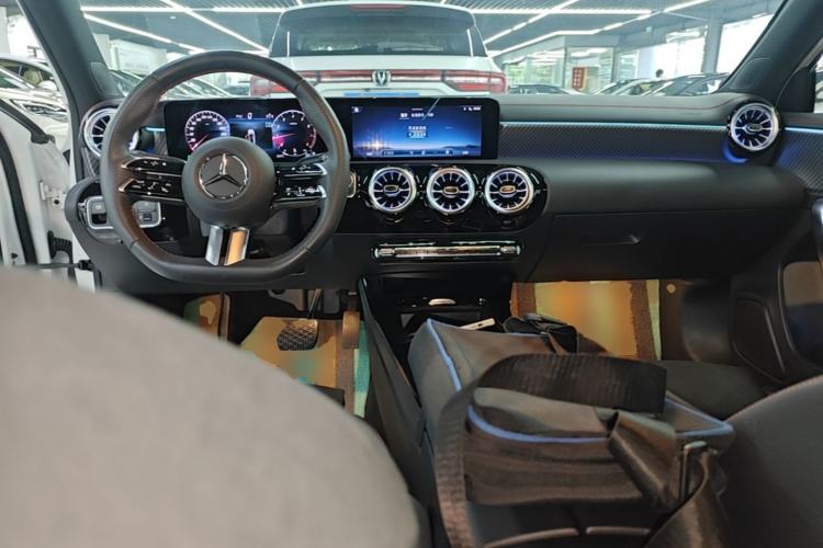 Used Mercedes-Benz A-Class 2023 A 200 L Fashion Model Center Console