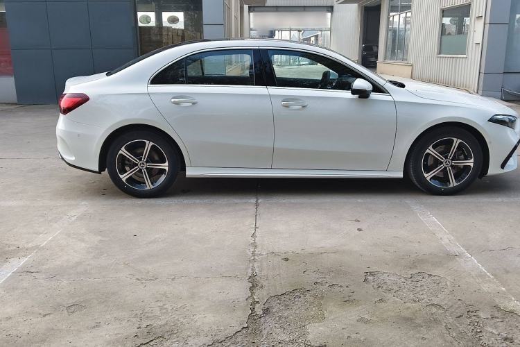 Used Mercedes-Benz A-Class 2023 A 200 L Fashion Model Exterior 4