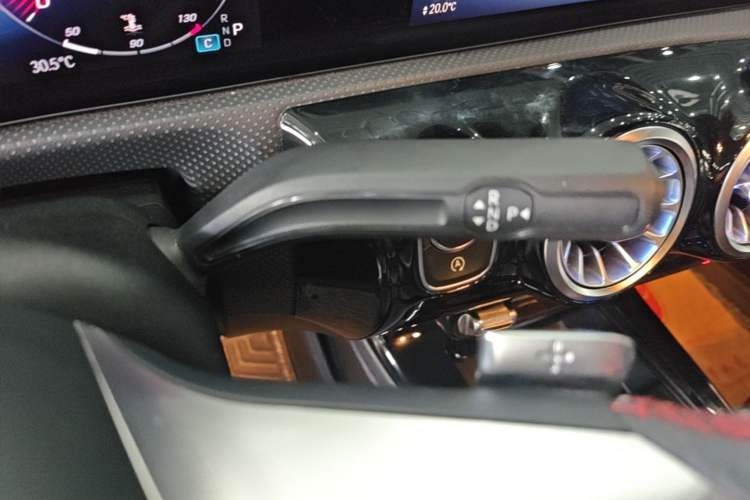 Used Mercedes-Benz A-Class 2023 A 200 L Fashion Model Gear Lever