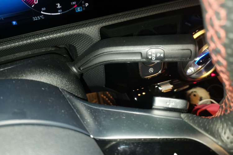 Used Mercedes-Benz A-Class 2023 A 200 L Fashion Model Gear Lever