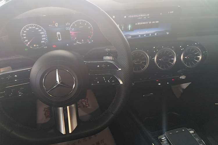 Used Mercedes-Benz A-Class 2023 A 200 L Fashion Model Gear Lever