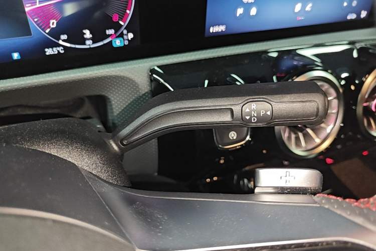 Used Mercedes-Benz A-Class 2023 A 200 L Fashion Model Gear Lever