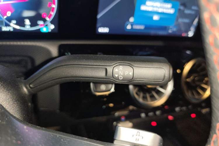 Used Mercedes-Benz A-Class 2023 A 200 L Fashion Model Gear Lever