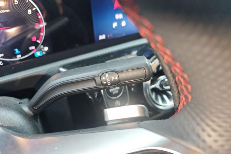 Used Mercedes-Benz A-Class 2023 A 200 L Fashion Model Gear Lever