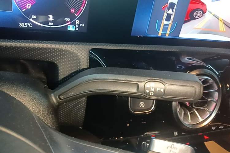Used Mercedes-Benz A-Class 2023 A 200 L Fashion Model Gear Lever