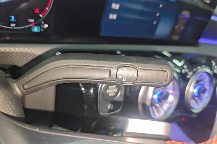 Used Mercedes-Benz A-Class 2023 A 200 L Fashion Model Gear Lever
