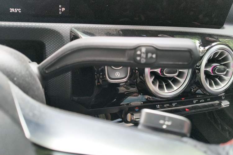 Used Mercedes-Benz A-Class 2023 A 200 L Fashion Model Gear Lever