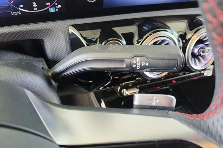 Used Mercedes-Benz A-Class 2023 A 200 L Fashion Model Gear Lever