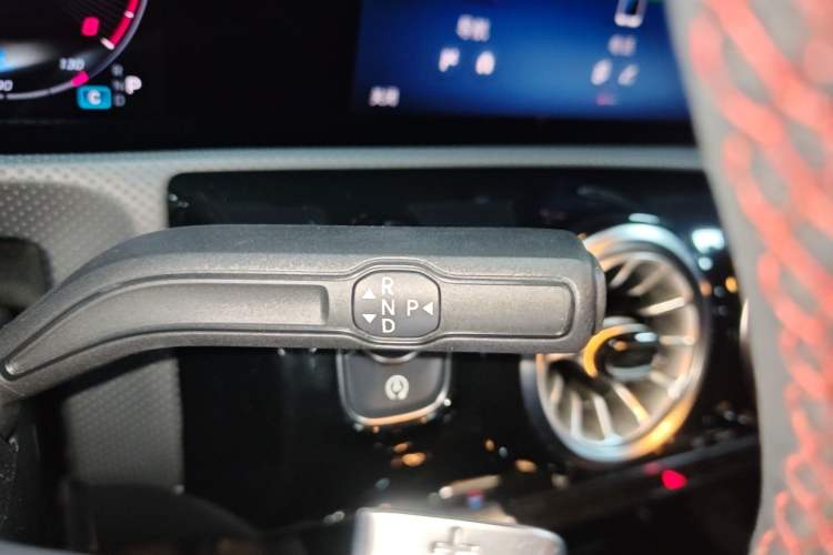 Used Mercedes-Benz A-Class 2023 A 200 L Fashion Model Gear Lever