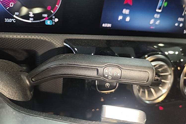 Used Mercedes-Benz A-Class 2023 A 200 L Fashion Model Gear Lever