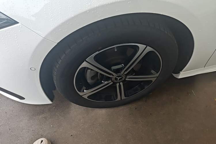 Used Mercedes-Benz A-Class 2023 A 200 L Fashion Model Left Front Wheel Hub