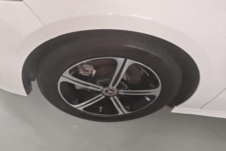 Used Mercedes-Benz A-Class 2023 A 200 L Fashion Model Left Front Wheel Hub