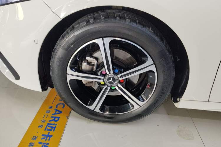 Used Mercedes-Benz A-Class 2023 A 200 L Fashion Model Left Front Wheel Hub