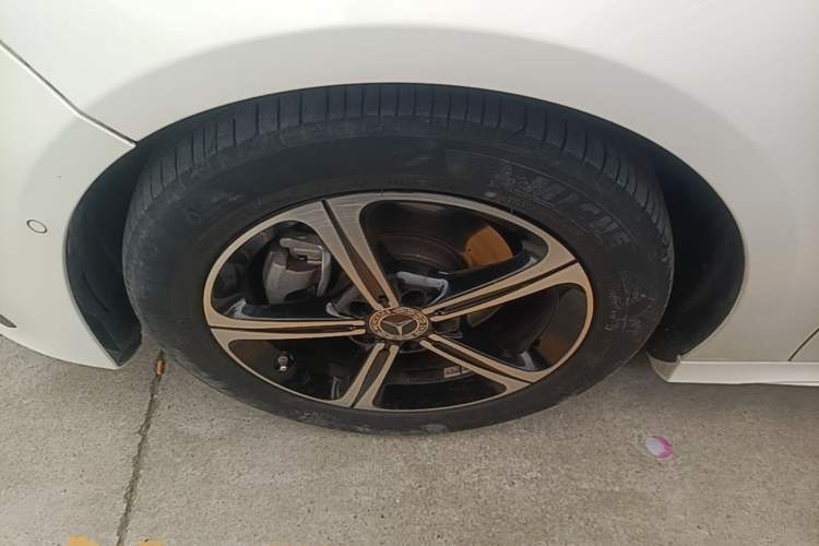 Used Mercedes-Benz A-Class 2023 A 200 L Fashion Model Left Front Wheel Hub