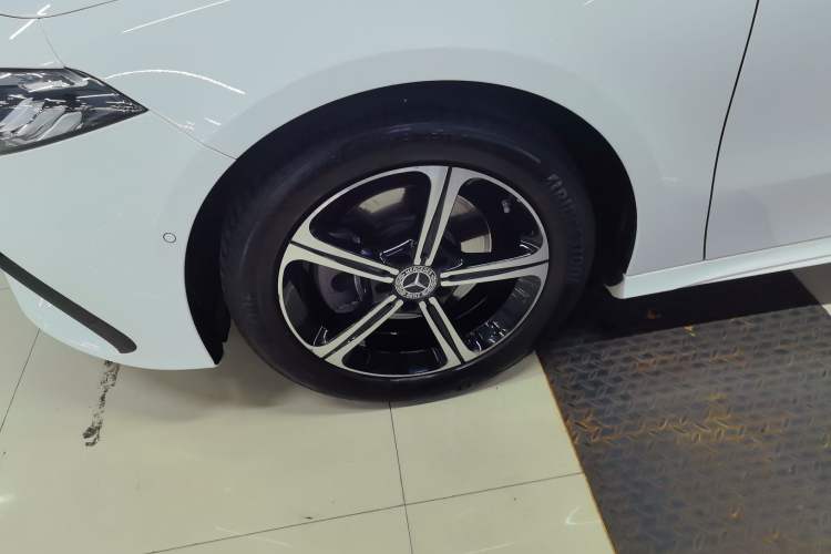 Used Mercedes-Benz A-Class 2023 A 200 L Fashion Model Left Front Wheel Hub