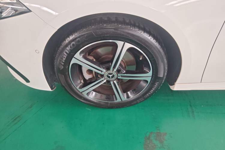 Used Mercedes-Benz A-Class 2023 A 200 L Fashion Model Left Front Wheel Hub