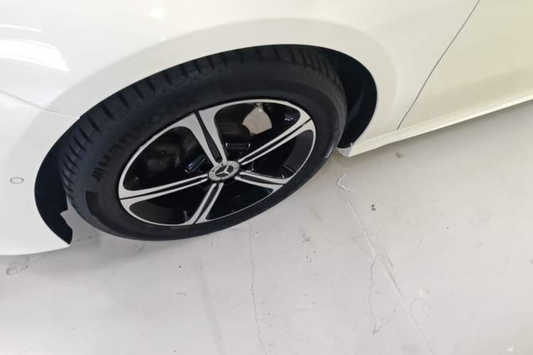 Used Mercedes-Benz A-Class 2023 A 200 L Fashion Model Left Front Wheel Hub