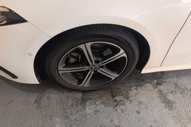 Used Mercedes-Benz A-Class 2023 A 200 L Fashion Model Left Front Wheel Hub