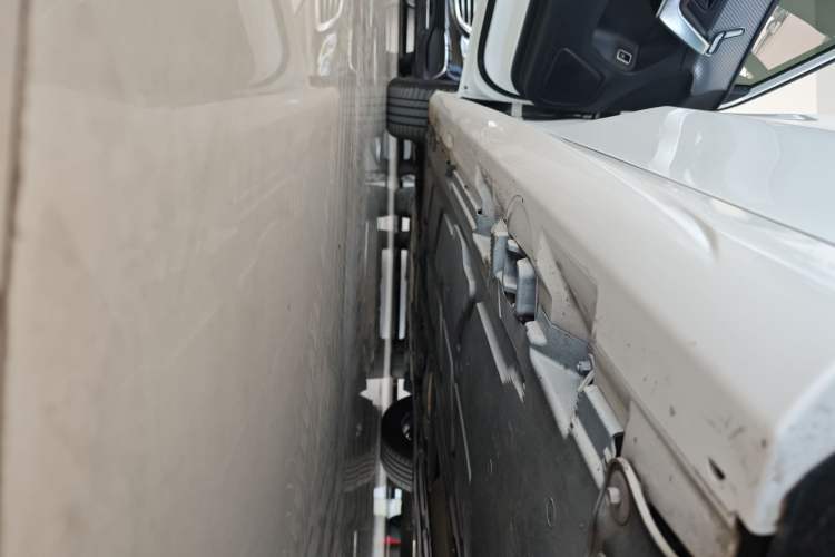 Used Mercedes-Benz A-Class 2023 A 200 L Fashion Model Left Side Sill