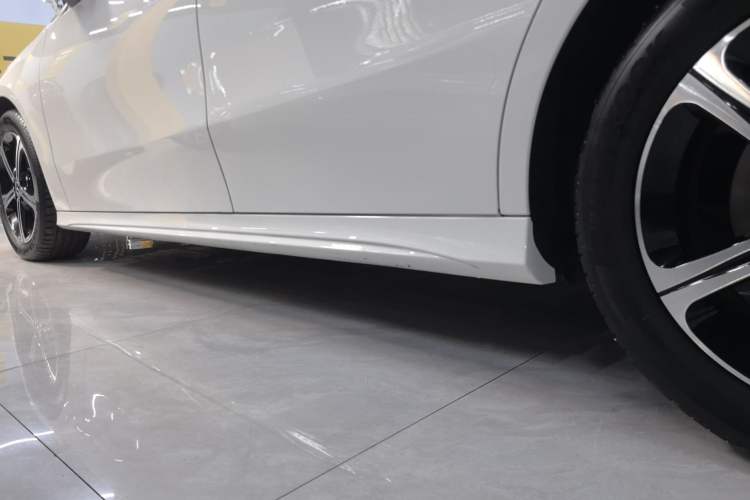 Used Mercedes-Benz A-Class 2023 A 200 L Fashion Model Left Side Sill