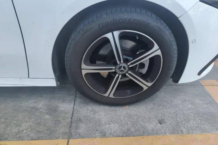 Used Mercedes-Benz A-Class 2023 A 200 L Fashion Model Right Front Wheel Hub