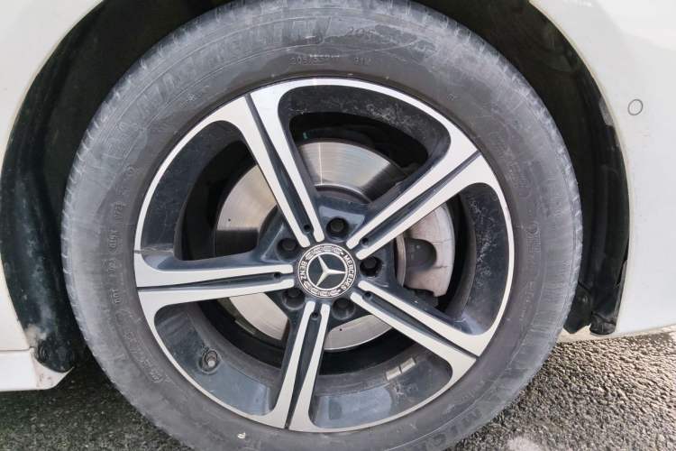 Used Mercedes-Benz A-Class 2023 A 200 L Fashion Model Right Front Wheel Hub