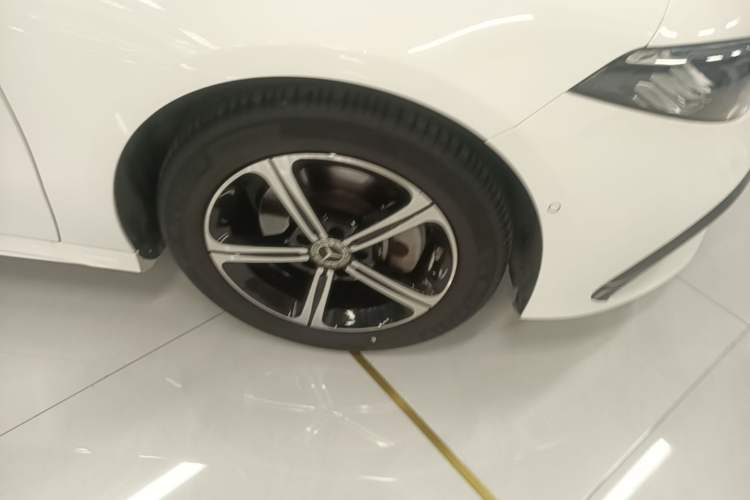 Used Mercedes-Benz A-Class 2023 A 200 L Fashion Model Right Front Wheel Hub