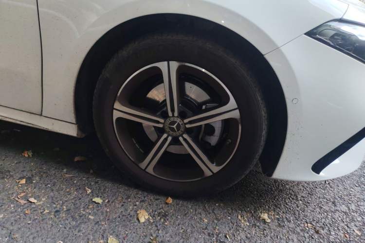 Used Mercedes-Benz A-Class 2023 A 200 L Fashion Model Right Front Wheel Hub