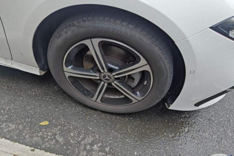 Used Mercedes-Benz A-Class 2023 A 200 L Fashion Model Right Front Wheel Hub
