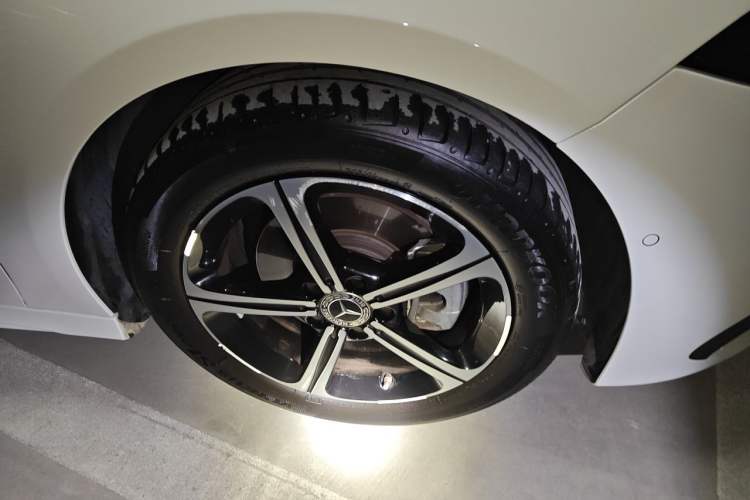 Used Mercedes-Benz A-Class 2023 A 200 L Fashion Model Right Front Wheel Hub